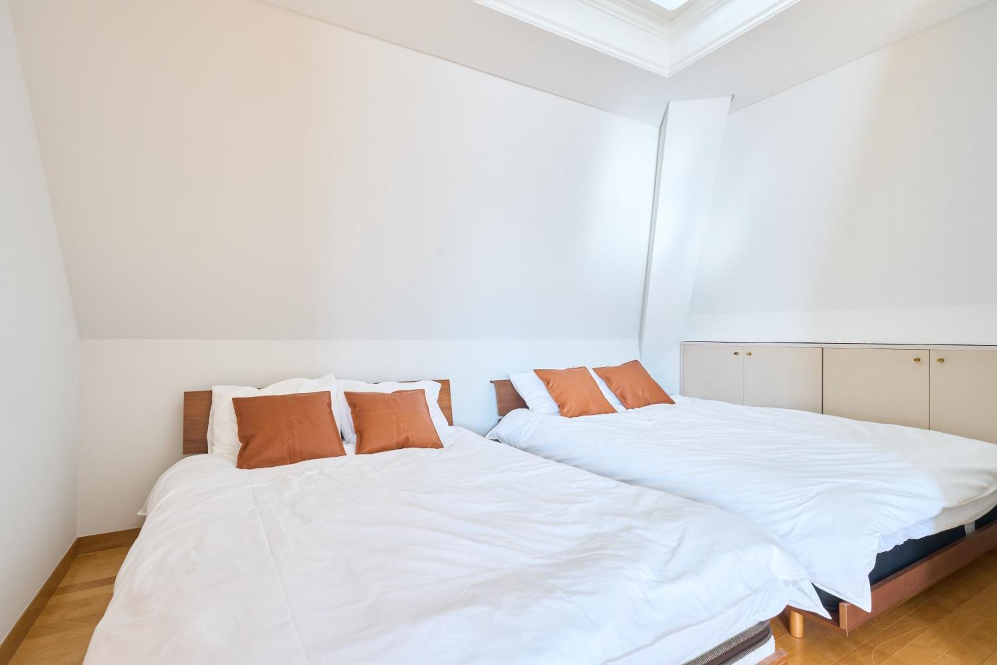 Apartment トータル140㎡/メゾネットタイプ豪華マンション/エレベーター付き/駅徒歩7分/最大16人