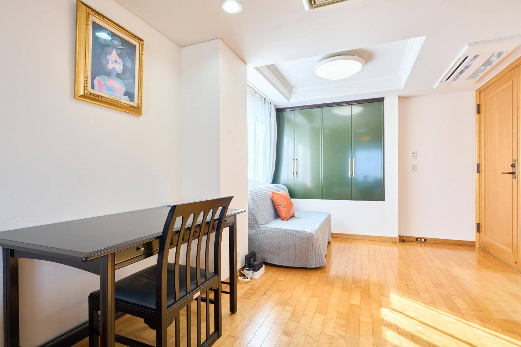 トータル140㎡/メゾネットタイプ豪華マンション/エレベーター付き/駅徒歩7分/最大16人 Apartment *