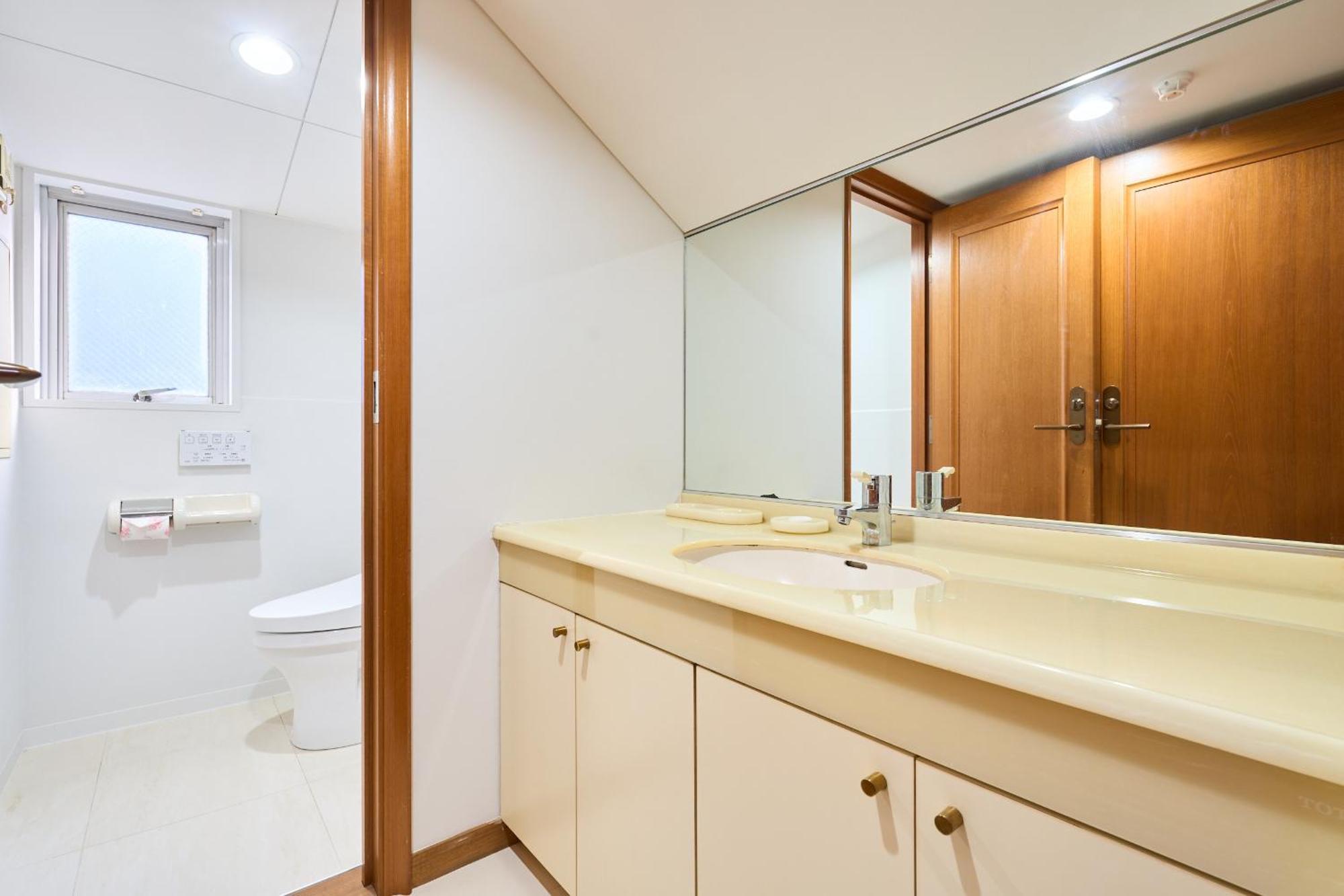 トータル140㎡/メゾネットタイプ豪華マンション/エレベーター付き/駅徒歩7分/最大16人 Apartment